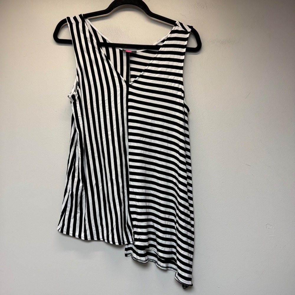 Vince Camuto Tank Top Womens Medium Black White Excellent‎ Asymmetric Mixed